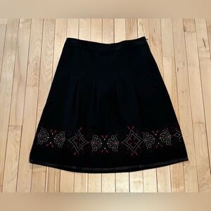 Ann Taylor LOFT Skirt Black and Red Size 4